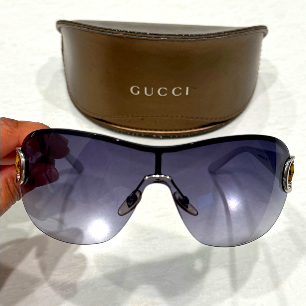 Gucci Women's Sunglasses bamboo horsebit sunglasses in white and gray/black lens